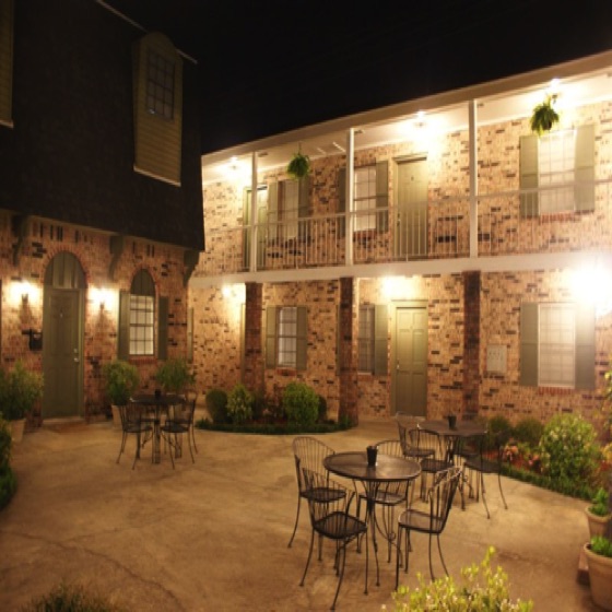 1300 Exterior Courtyard Night1.jpg